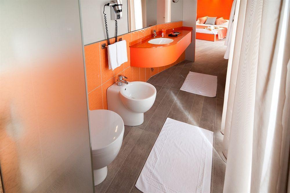 Hotel Milan โรโซลีนามาเร ภายนอก รูปภาพ