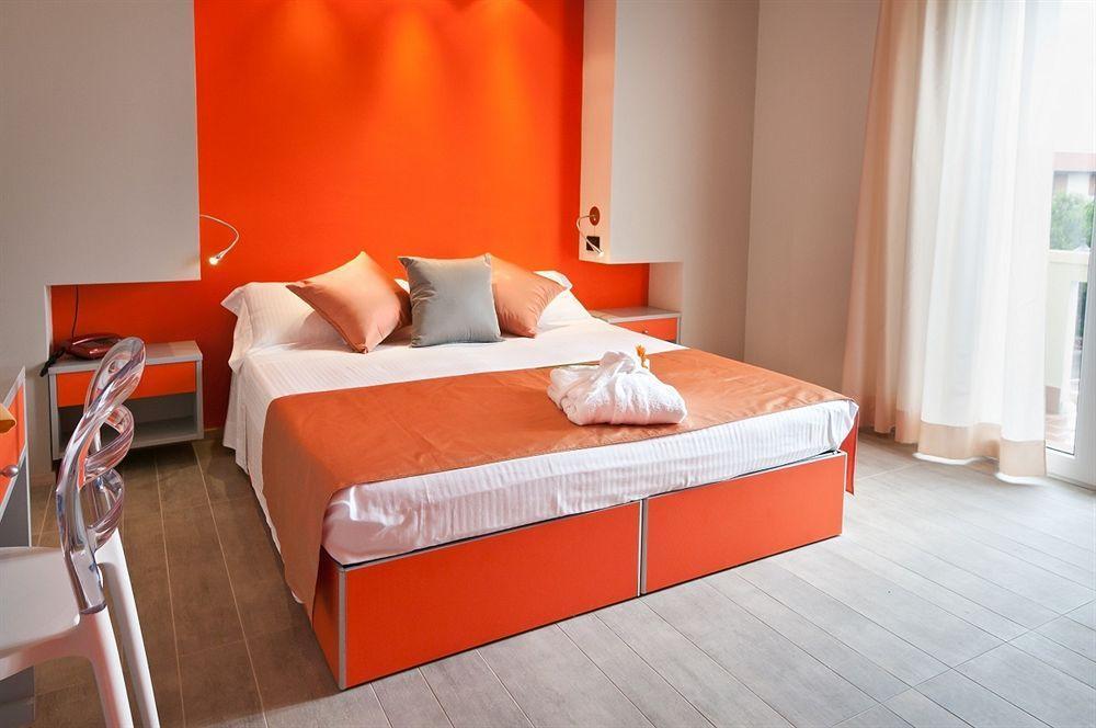 Hotel Milan โรโซลีนามาเร ภายนอก รูปภาพ